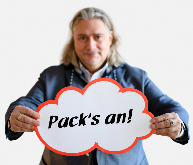franny-berenfaenger-coach-01 Franny Berenfänger mit Schild: "Pack's an!"